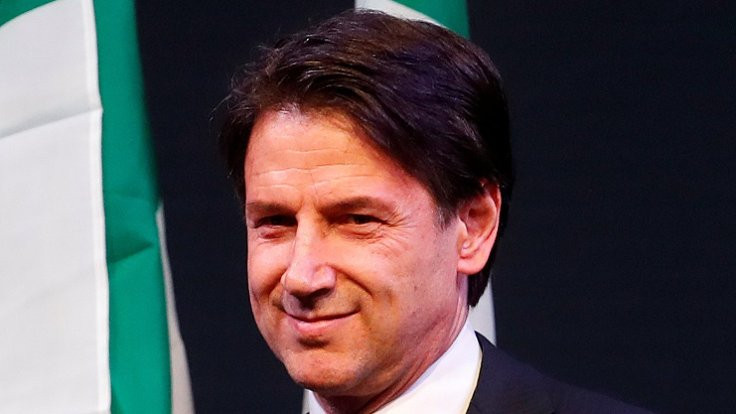 İtalya'da 'özgeçmiş skandalı': Başbakan adayının kaydı çıkmıyor!