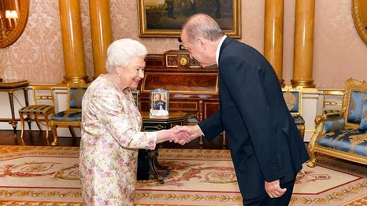 Erdoğan, Kraliçe Elizabeth ve May'le görüştü