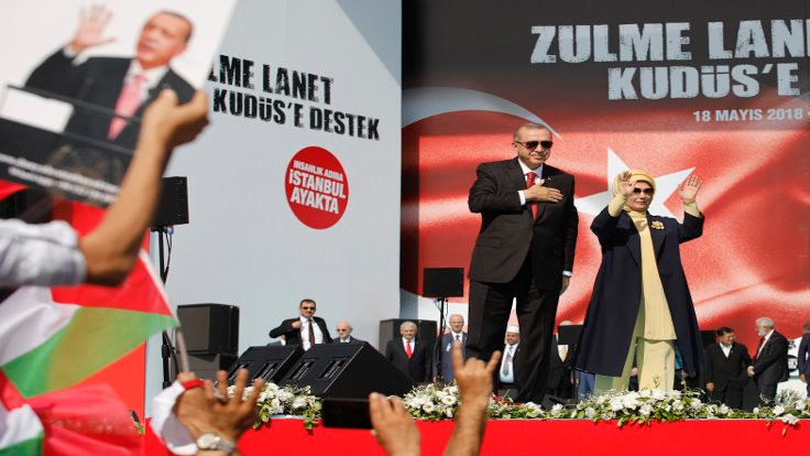 Erdoğan, rakiplerini zor durumda bıraktı