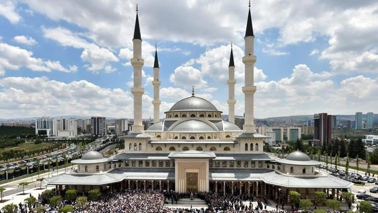 Beştepe Millet Camii'nde 'enderun usulu' teravih