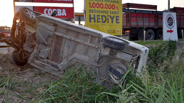 Tarım işçilerini taşıyan minibüs devrildi