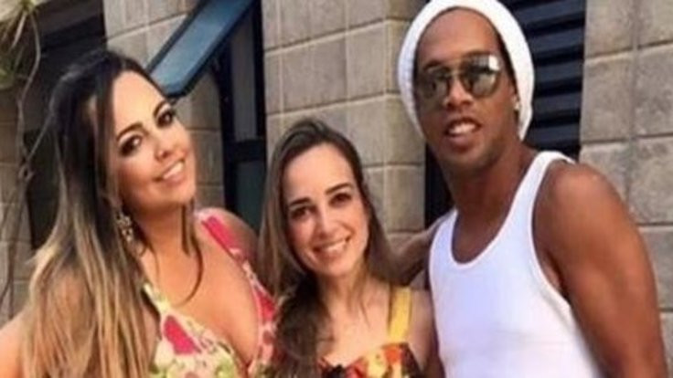 Ronaldinho aynı anda iki kadınla evleniyor