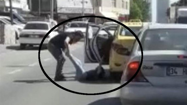 Taksici, kadın yolcuyu bacağında çekip attı