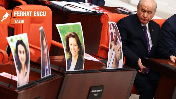 HDP'li vekillerin milletvekillikleri düşürülürken