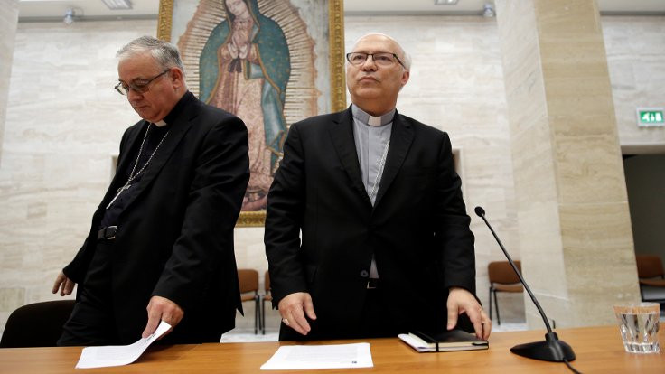 Vatikan'daki istismar toplantısında toplu istifa teklifi