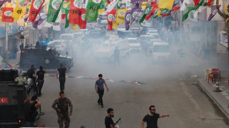 HDP mitingine polis engeli