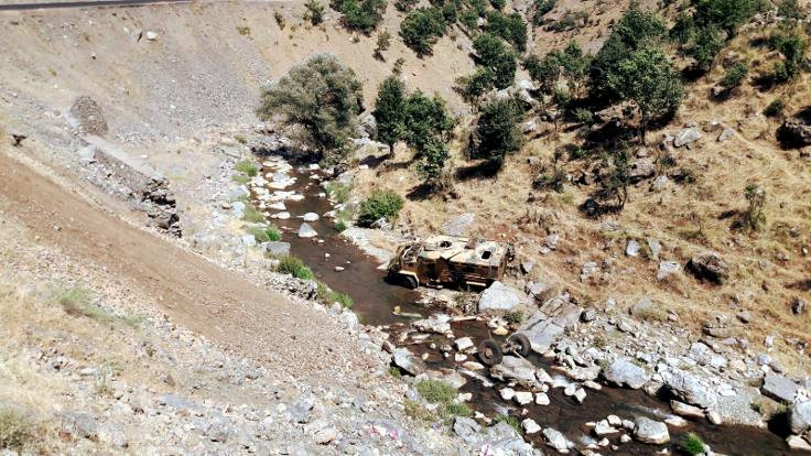 Şırnak'ta askeri araç şarampole yuvarlandı: 1 ölü, 12 yaralı