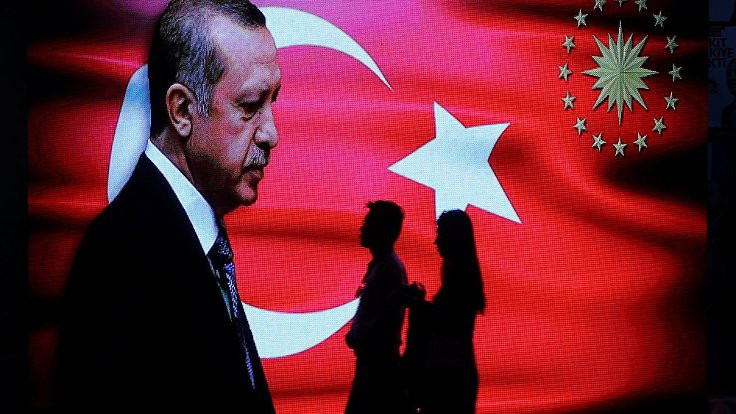 Antalya'da Erdoğan'ın afişleri toplatılacak