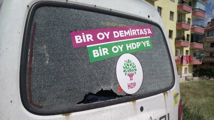 Ankara'da seçim çalışması yapan HDP'lilere saldırı