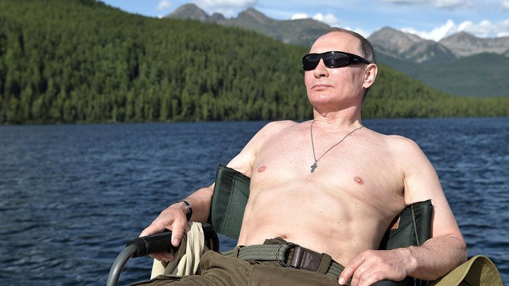 Putin: Tatildeyken çalıların arkasına saklanmıyorum