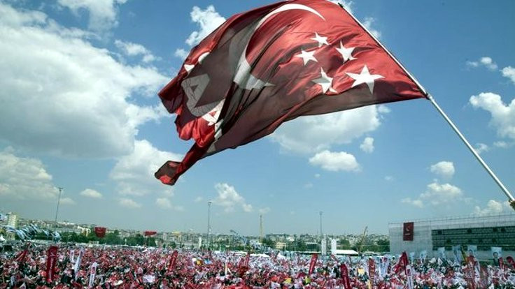 Ankara'da Saadet Partisi bayrakları indirildi