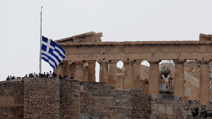 Yunanistan'dan turistlere virüs uyarısı