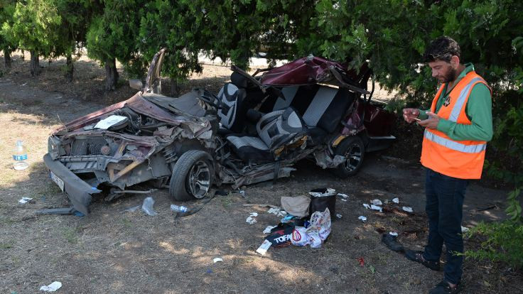 Adana'da trafik kazası: 2 ölü, 5 yaralı