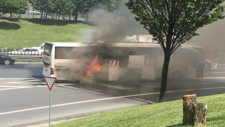 Otobüs yandı, yolcular ölümden döndü