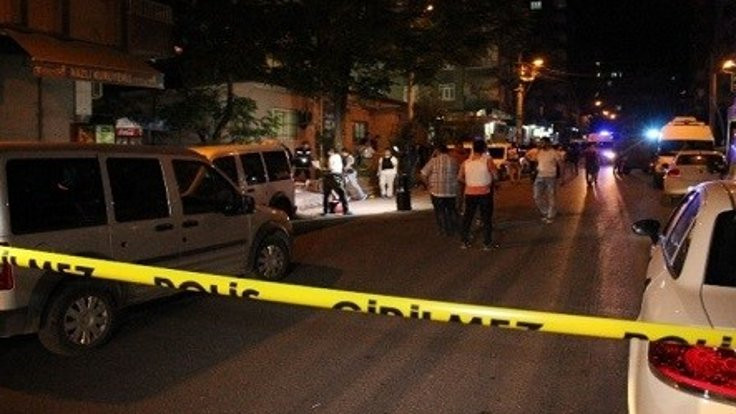 Diyarbakır'da 2 kardeş, evlerinin önünde öldürüldü