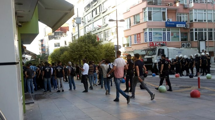 Kadıköy'deki Suruç anmasına polis müdahalesi: 14 gözaltı