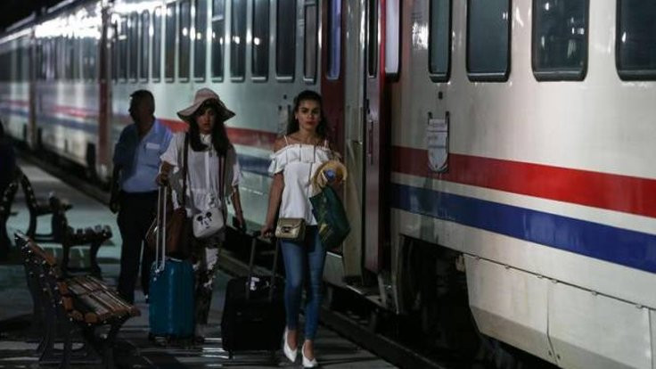 24 kişinin öldüğü tren hattında seferlere başlandı