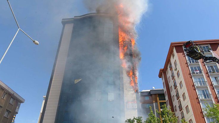 Ataşehir'de plazada yangın