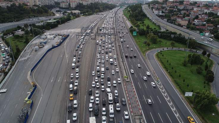 İstanbul'da trafik yoğunluğu başladı