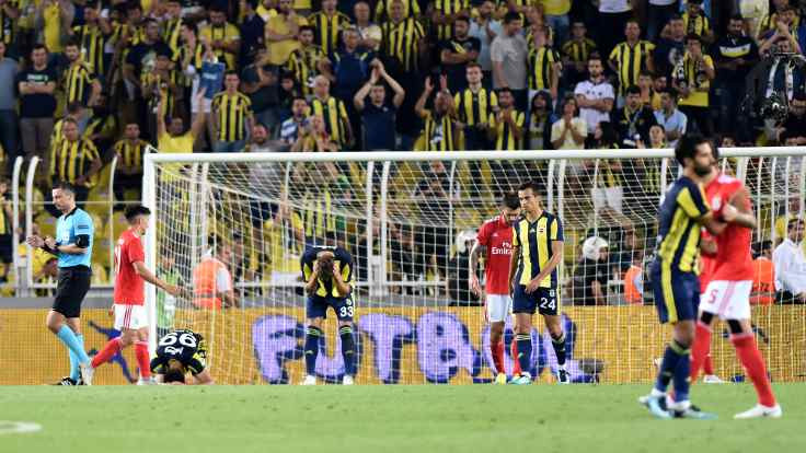 Fenerbahçe teknik direktörü Cocu: 2-1 yapsak Benfica panikleyecekti