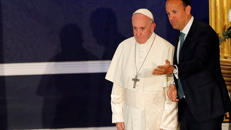 Papa İrlanda'da: Kilisenin cinsel istismarından utanıyorum