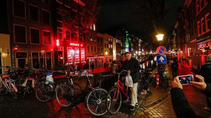 Amsterdam'da Red Light District'teki genelevler kapatılabilir