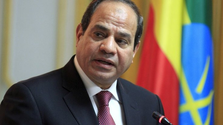 Mısır'da ekonomiyi tehdit eden sitelere girenlere hapis cezası