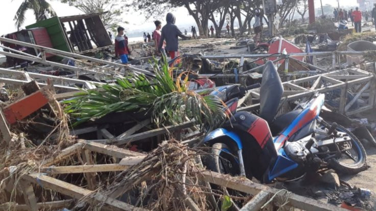 Endonezya depremi: Ölü sayısı 384!
