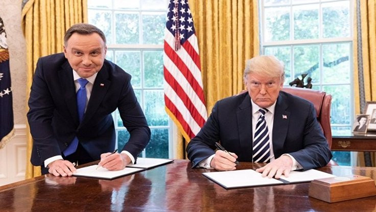 ABD ve Polonya Cumhurbaşkanları'nın fotoğraflarını yayınlayan gazeteci işten atıldı