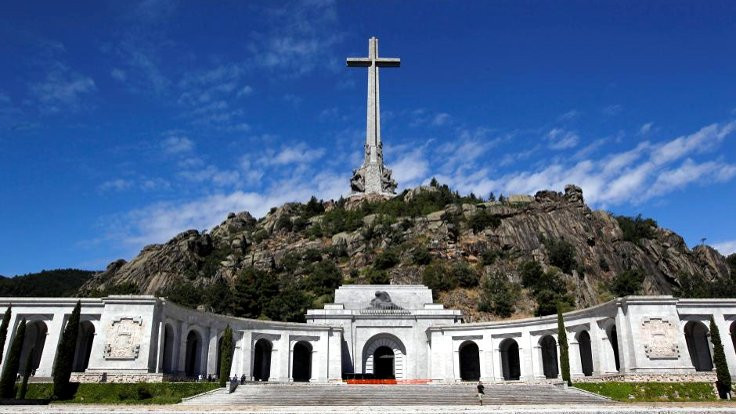 Diktatör Franco'nun mezarının taşınmasına onay
