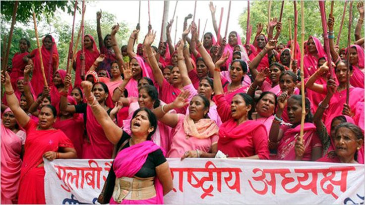 Hindistan’da kadınlar öz savunmada