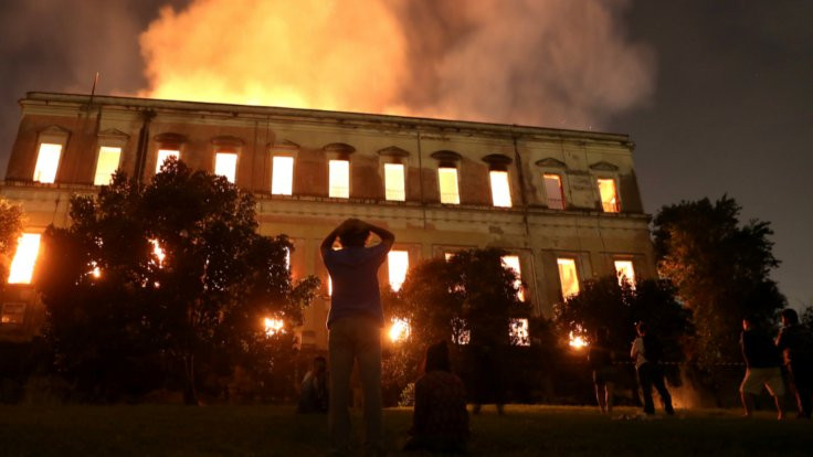 Brezilya Ulusal müzesinde neler yandı?