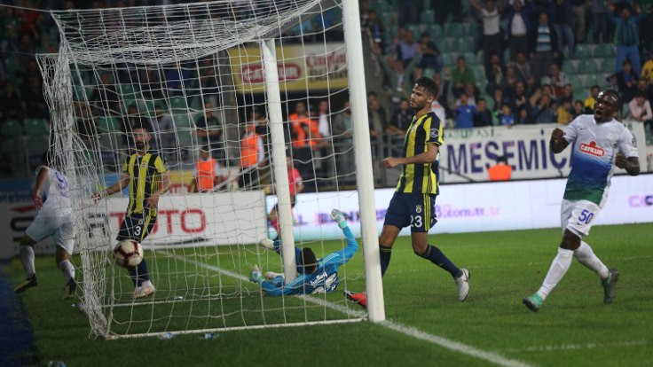 Çaykur Rizespor Fenerbahçe'yi 3 golle mağlup etti