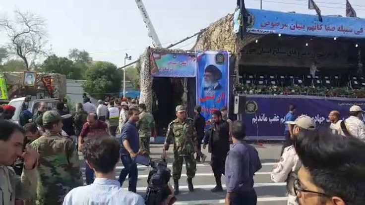 İran'ın Ahvaz kentinde askeri geçit törenine saldırı
