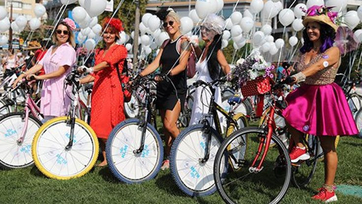 60 ilde 15 bin kadın eşzamanlı olarak bisiklet sürdü