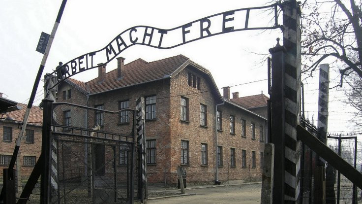 Chelsea Futbol Kulübü ırkçı taraftarları Auschwitz'e gönderecek