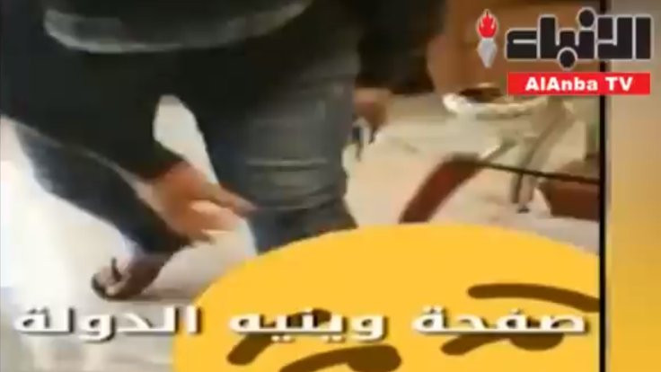 Lübnan'da subay, kadına eşinin ayaklarını öptürdü!