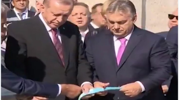 Orban'dan Erdoğan'a: Makasla çok tehlikeli duruyorsun