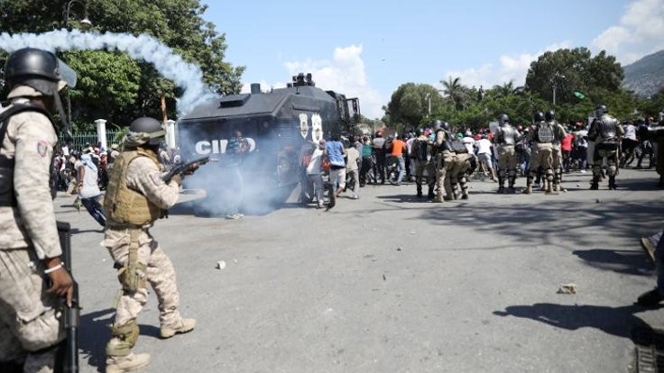 Haiti polisi yolsuzluk protestosunda gerçek mermi kullandı