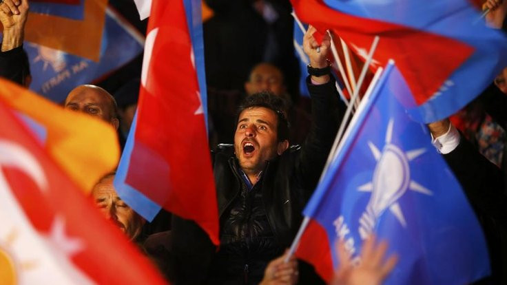 AK Parti 'ittifak'la kaybedilecek belediyeleri arıyor