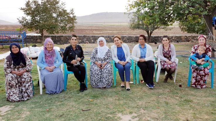 HDP'den açığa alınan muhtar Nebahat Durmaz'a dayanışma ziyareti
