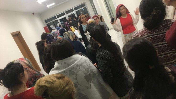 Niğde'de yurt öğrencilerinden su kesintisi protestosu