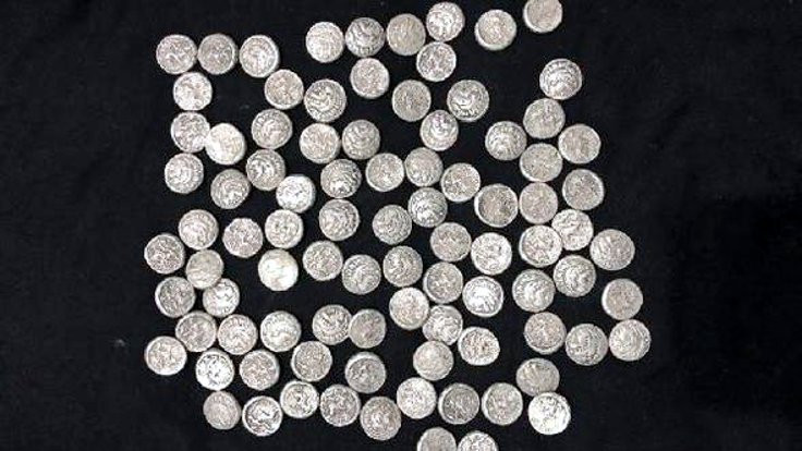 Adıyaman'da 91 gümüş sikke ele geçirildi