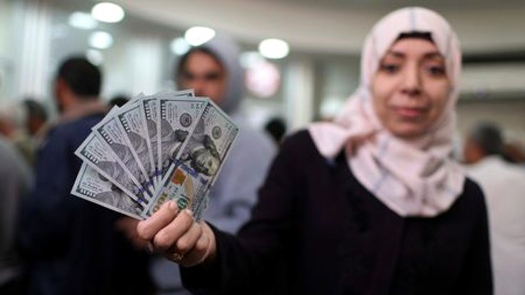 Filistinli memurların maaşları Katar'dan gelen parayla ödendi