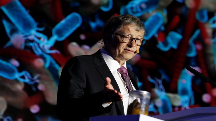 Bill Gates insan dışkısıyla sahneye çıktı