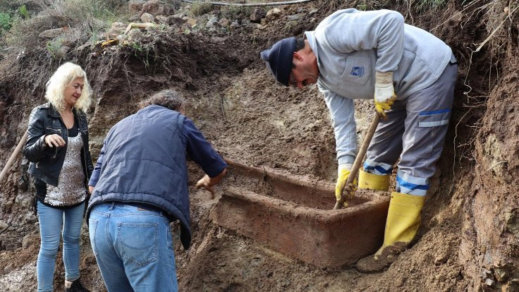 Bodrum'da sel lahit mezarı ortaya çıkardı! - Sayfa 2