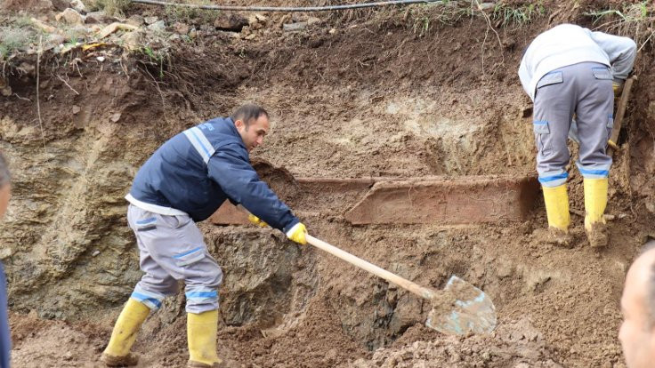 Bodrum'da sel lahit mezarı ortaya çıkardı! - Sayfa 1