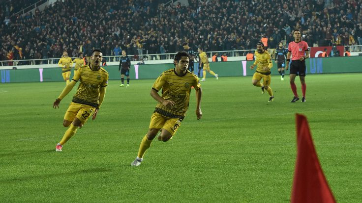 Malatyaspor, Trabzonspor'u farklı mağlup etti
