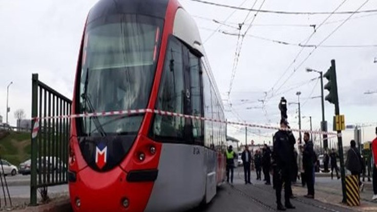 İstanbul'da iki tramvay çarpıştı!