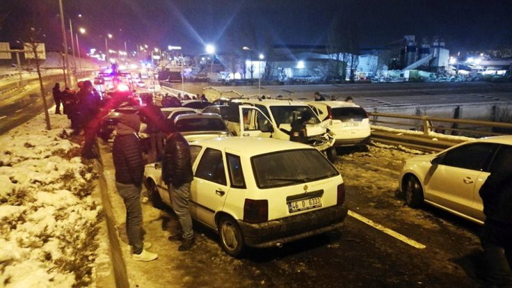 Ankara'da 28 araçlı zincirleme kaza